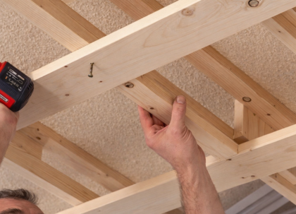 Regelwerk voor gipsplaten plafond maken