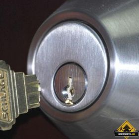 Afgebroken sleutel uit slot halen