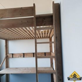 Hoe maak ik een hoogslaper met bureau?