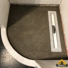 Cementdekvloer op afschot maken