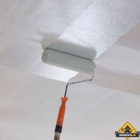 Hoe schilder ik mijn gestucte plafond?